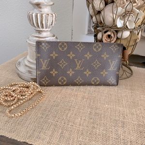Louis Vuitton Bucket GM Pouch Crossbody